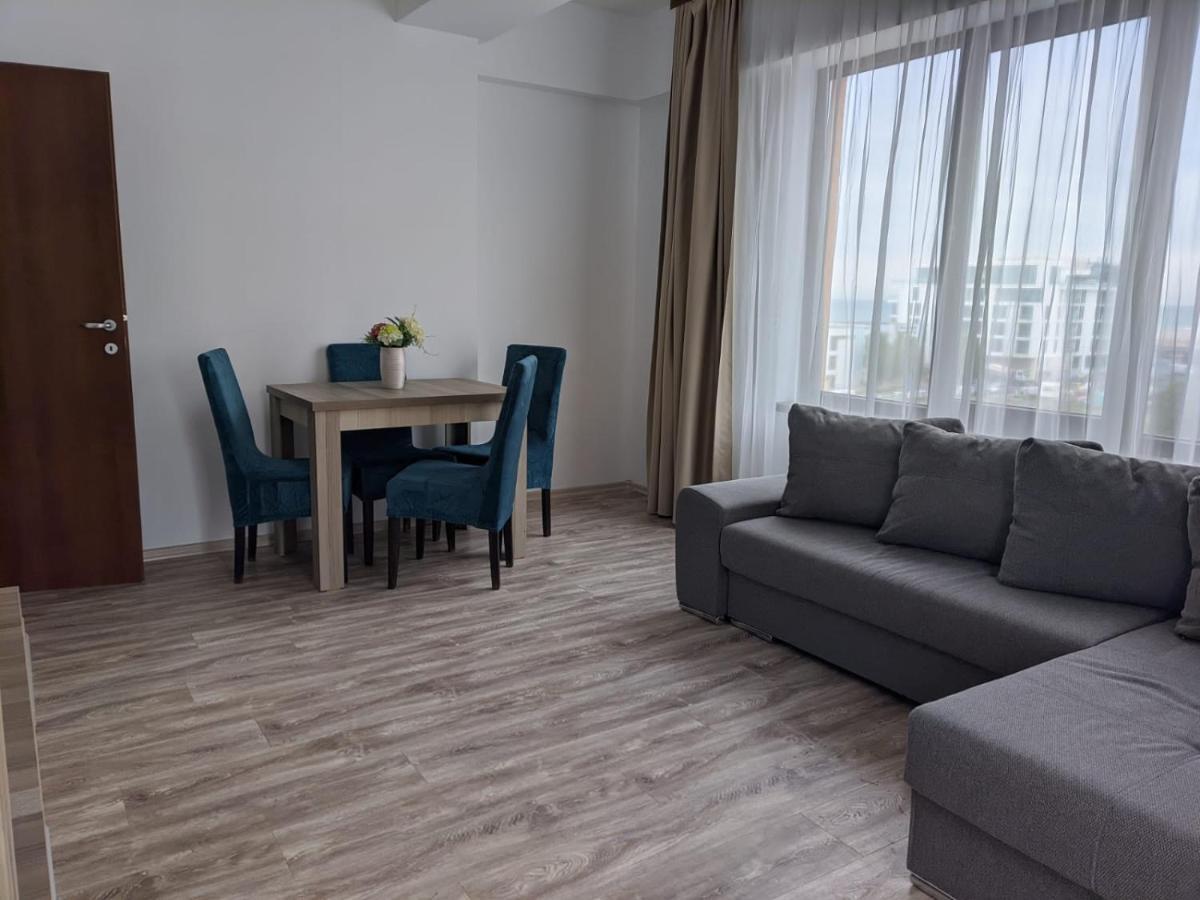 Summerland Loft Apartment Mamaia